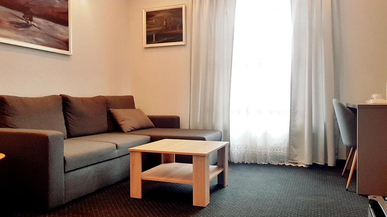 Euro Aparthotel Tarnów Eksteriør billede