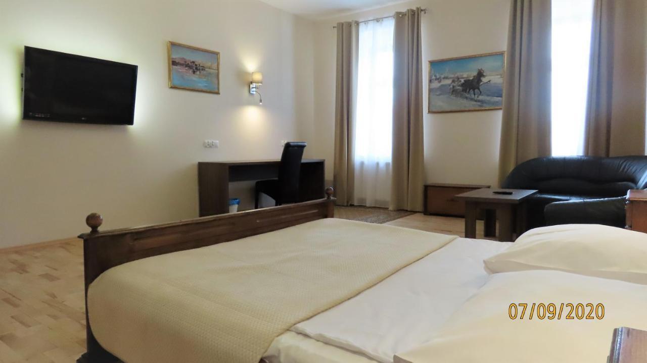 Euro Aparthotel Tarnów Eksteriør billede