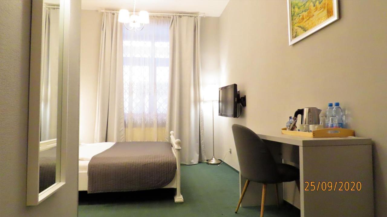 Euro Aparthotel Tarnów Værelse billede