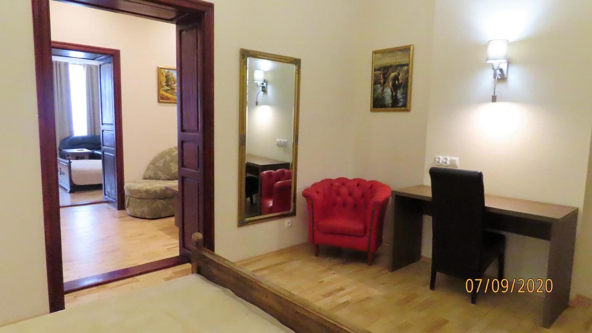 Euro Aparthotel Tarnów Værelse billede