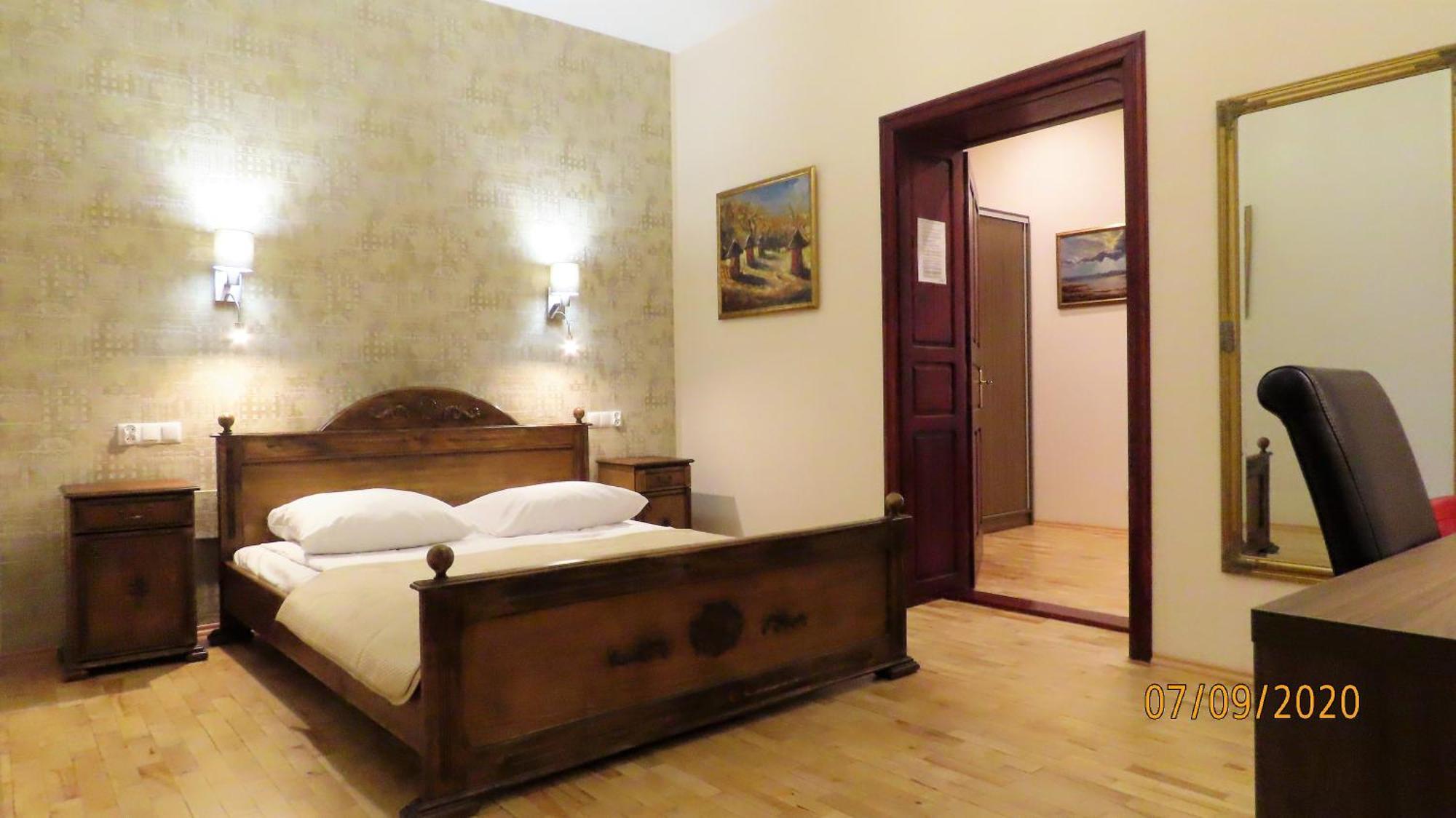 Euro Aparthotel Tarnów Værelse billede